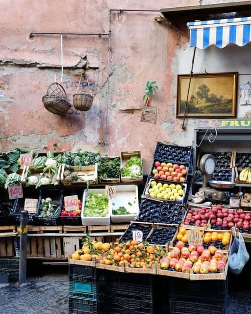 Napoli street food walking tour - Sfogliatella, coffee, and Palazzo Venezia