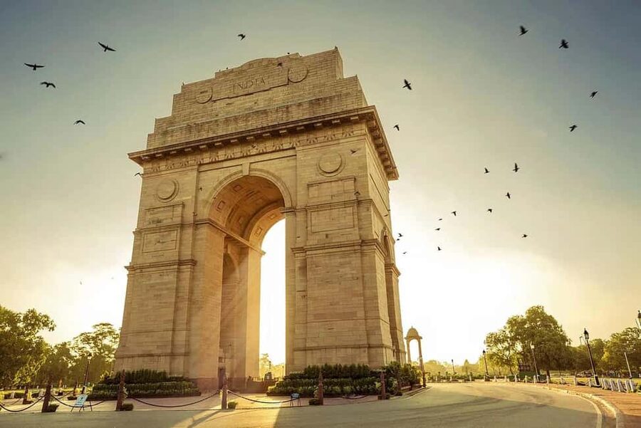 New Delhi: Local Evening Tour with Indian Street Food - The Presidential District: Rashtrapati Bhavan and Parliament House