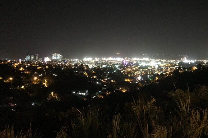 Night Street Food Tasting Tour in Trinidad - Who should book this experience