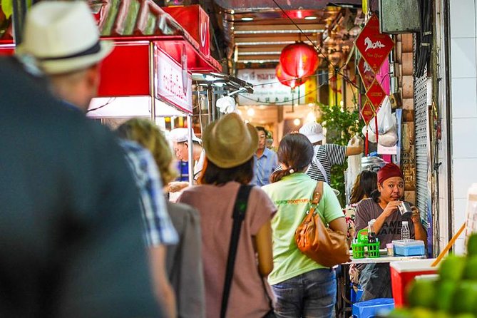 Night Street Food Tour of Bangkok's Chinatown - Stop three: Chinese herbal drink and bitter tea