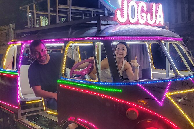 Night Walking Tour-Malioboro street food with guide at Yogyakarta - Riding a becak near the Sultan’s Palace