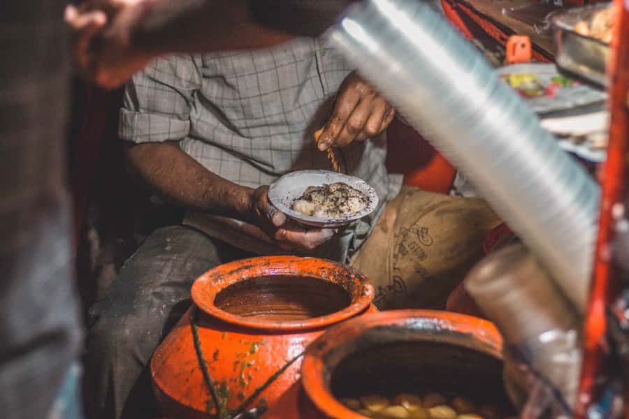 Old Delhi: 3-hour Street Food Tour - Rabri-faluda, chole bhatura, and lassi
