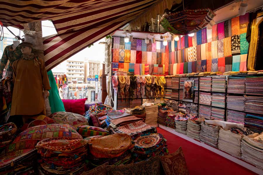 Old Dubai Historic Guided Tour: Creek, Street Food & Souks - Spice Souk: smells, displays, and bargaining practice