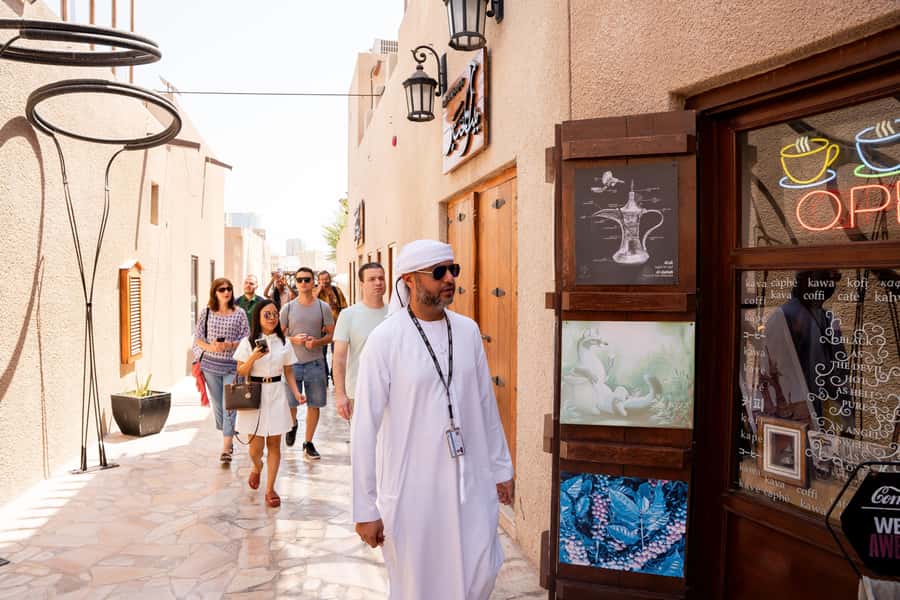 Old Dubai Historic Guided Tour: Creek, Street Food & Souks - Coffee, dates, and an Emirati heritage house