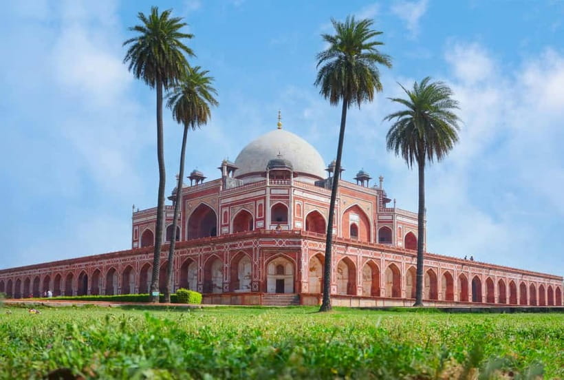 Old & New Delhi Full or Halfday Guided Tour with Street Food - New Delhi begins with grand avenues and government buildings