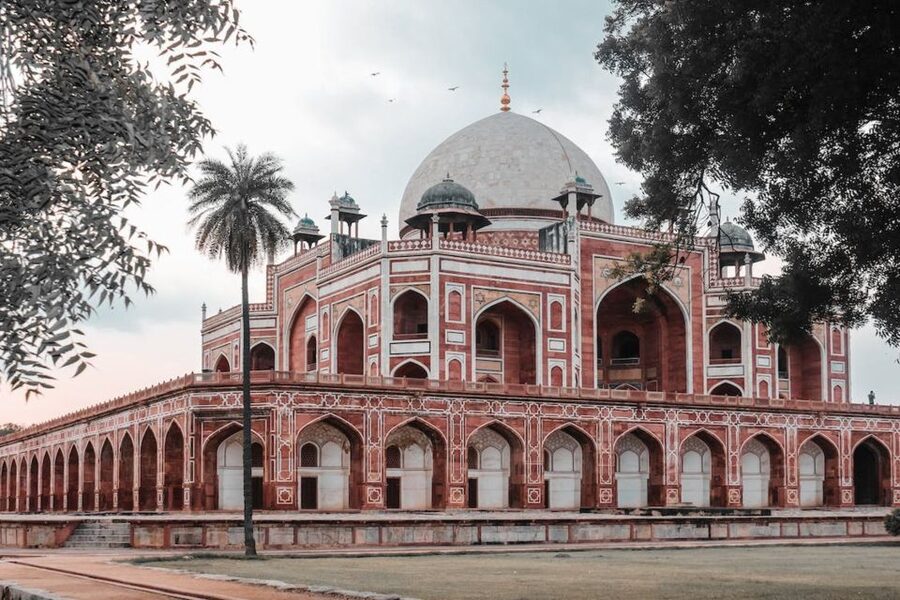 Old & New Delhi Private Day Tour with Expert Guide - Humayun’s Tomb, a major architectural highlight