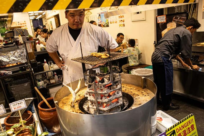 Osaka: Kuromon Market Street Food Tour with Pro Local Guide - Hozenji Yokocho brings in old Osaka atmosphere