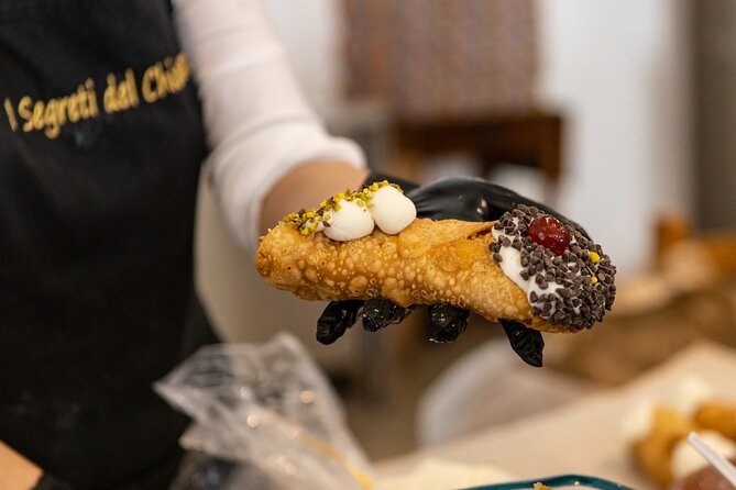 Palermo Street Food & Market Tour by Eating Europe - Sfincione at Forno Storico Pietro Marino