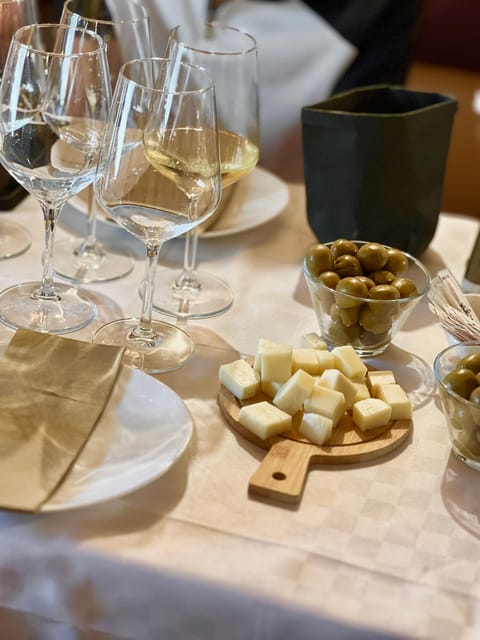 Palermo: Street Food Tour & Sicilian Wine Tasting - Should you book the Capo Market food and wine tour?
