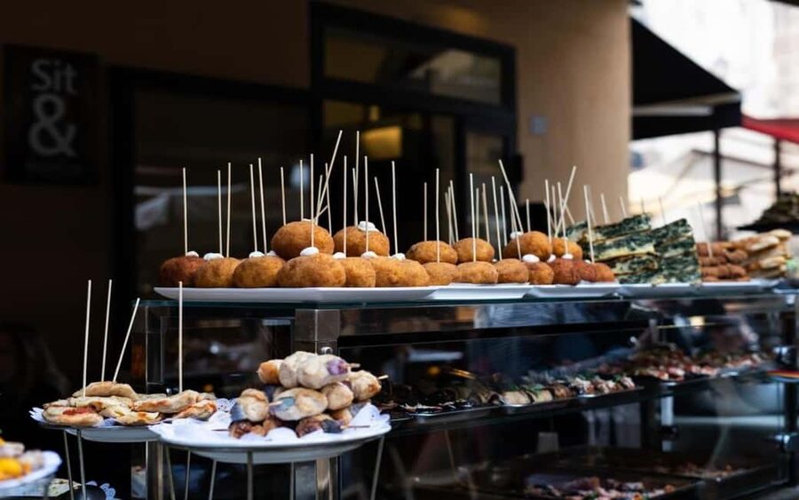 Palermo: street food walking tour - What the guides add to the experience