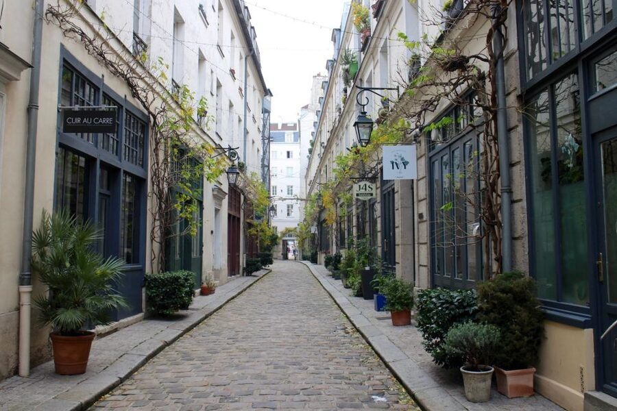 Paris: Food Market Tour in Bastille - What you actually eat and drink