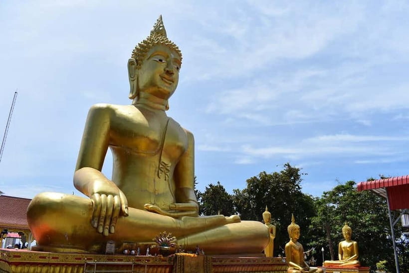 Pattaya: Big Buddha Temple and Night Market Tour - Wat Phra Yai and the 18-meter golden Buddha