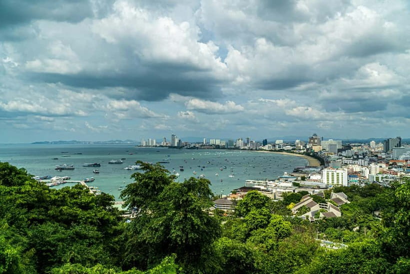 Pattaya: Big Buddha Temple, Night Market, and Sunset Tour - Wat Phra Yai and the 18-meter golden Buddha