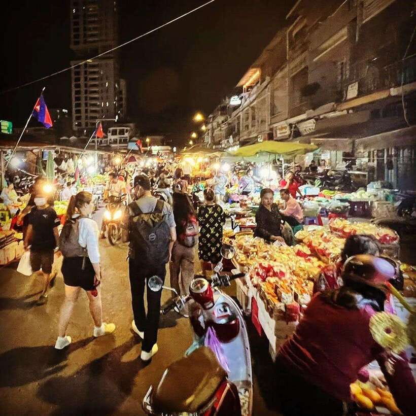 Phnom Penh's Ultimate Street Food Tour by Tuk Tuk - Botumvatey Pagoda: a quieter cultural pause
