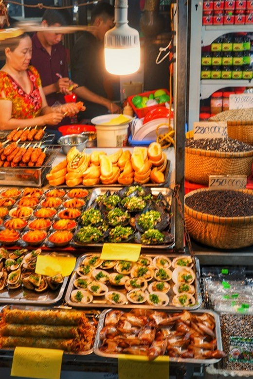 Phu Quoc: Street Food Tour - First tastes: skewers, snacks, and Vietnamese street food