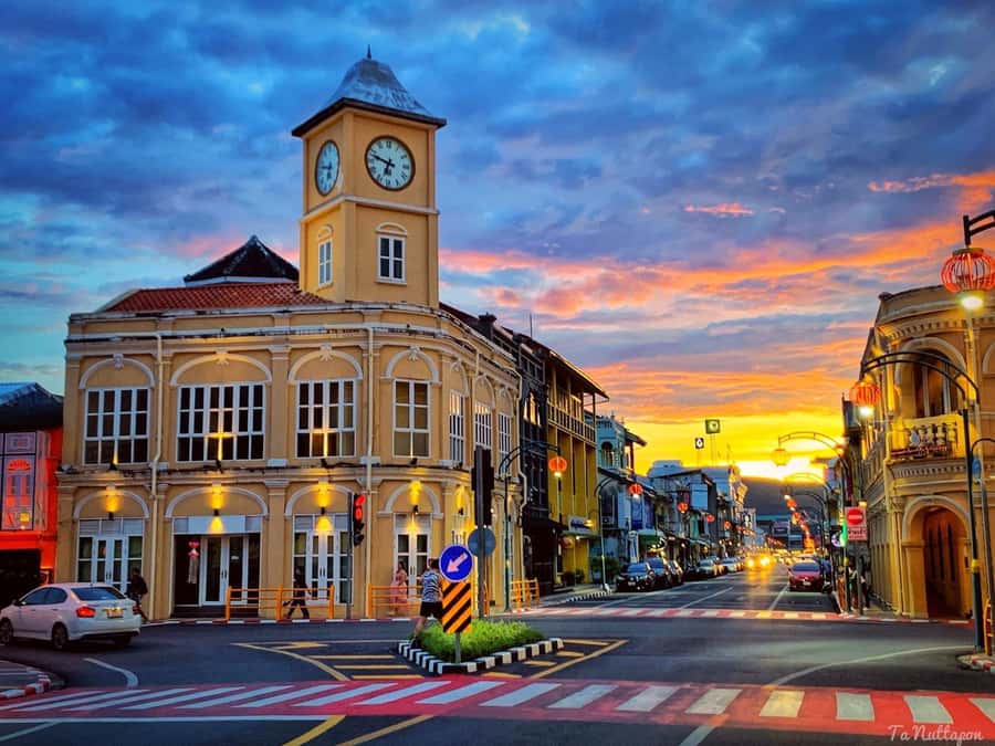 Phuket: Old Town + ATV 30Min Zipline 15Pform + Night Market - Cashew nuts and souvenir shopping