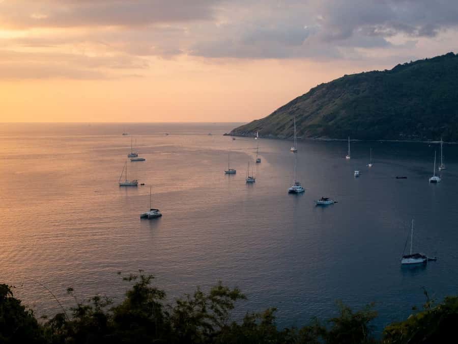 Phuket: Sunset View and Seafood Market Dinner Guided Tour - Rawai’s Sea Gypsies Fish Market