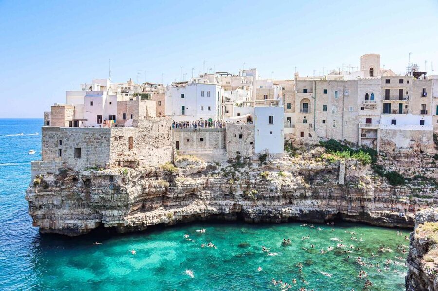 Polignano a Mare: Street Food Tour with Tastings and Wine - How the timing feels over 2.5 hours