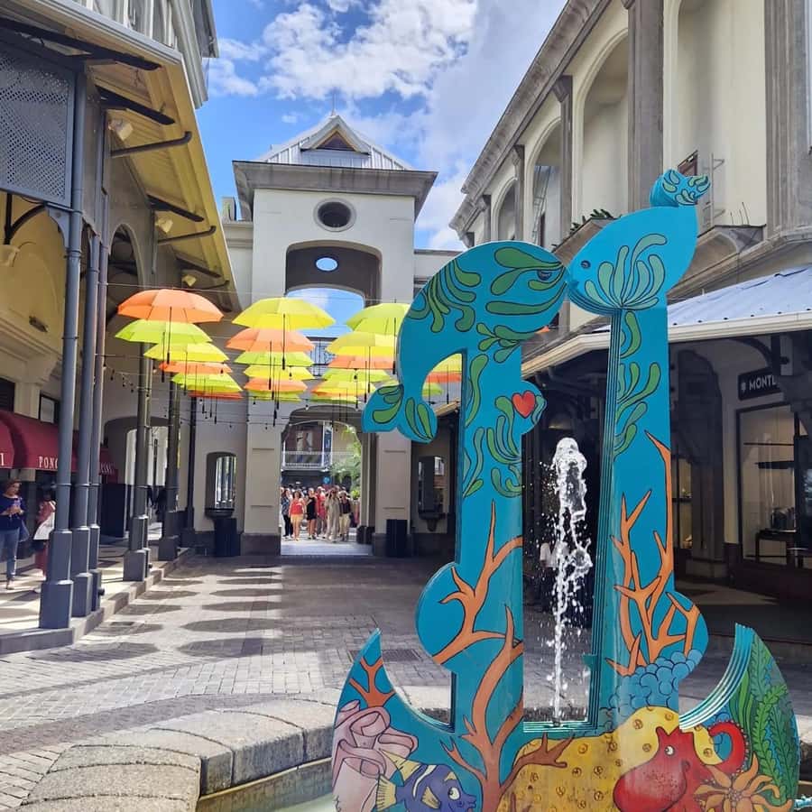 Port Louis: City Tour with Street Food Tasting - From ancient buildings to the modern waterfront