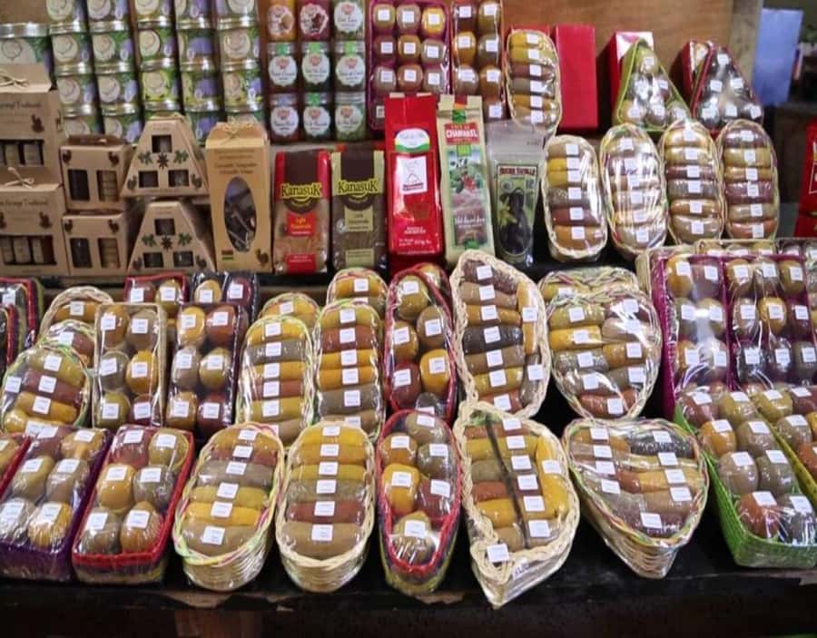 Port Louis: Private Guided Tour and Street Food Tasting - The Natural History Museum and Citadelle Fort