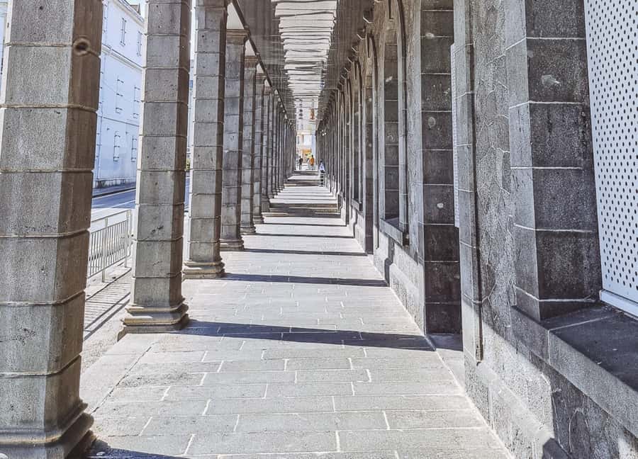 Port Louis: Street Food & City Tour - How much walking and weather to expect