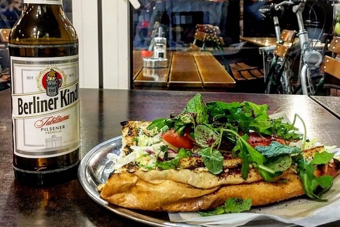 Private Berlin Bites & Historical Highlights - 2,5hrs - Mitte, Museum Island, and the route between famous sights