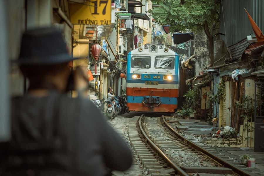 Private: Hanoi Street Food Exploration and Train Street Trip - Desserts, drinks, and Hanoi’s egg coffee