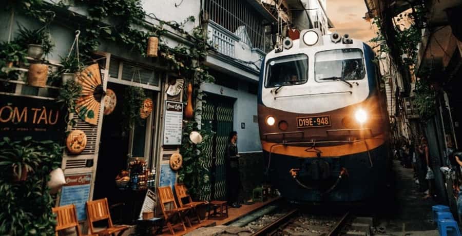 Private: Hanoi Street Food Exploration and Train Street Trip - Who will enjoy this food walk most?