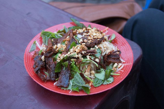 Private Hanoi Street Food Walking Tour With Real Foodie - What the food stops feel like