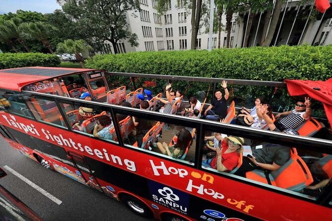 Private Keelung Food Tour with Local Markets & Tastings - What $300 means for a private group