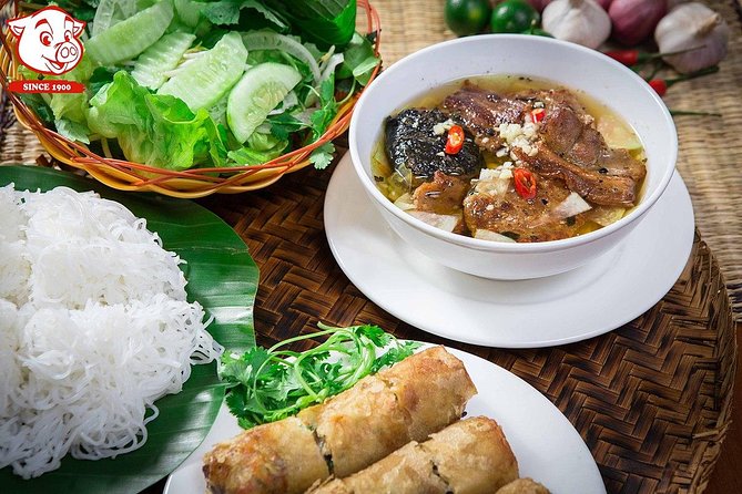 Private Street Food Tour - Walking Hanoi Old Quarter - What your guide adds to the meal
