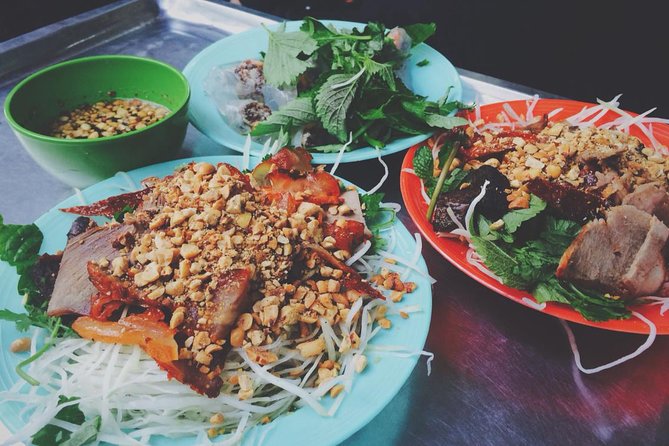 Private Tour: Hanoi walking street food tour in night - A coffee break beside Hanoi Train Street