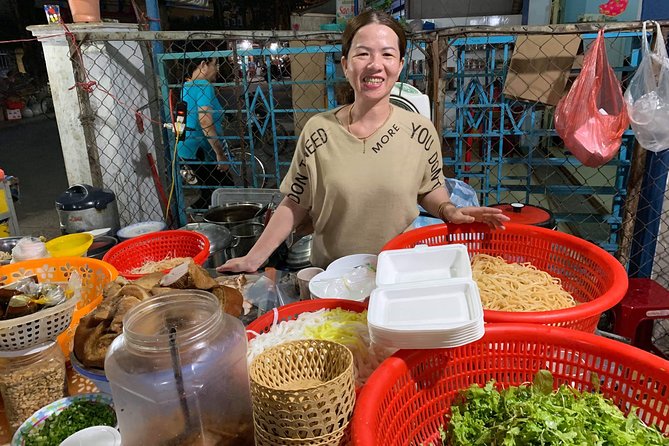 Private Tour HOI AN WALKING STREET FOOD - What the private format really adds