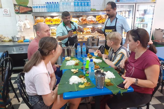 Private Tour : "Lepak-Lepak" at Local Night Market & Mamak Stall - Jalan Alor and the changing Pasar Malam stop