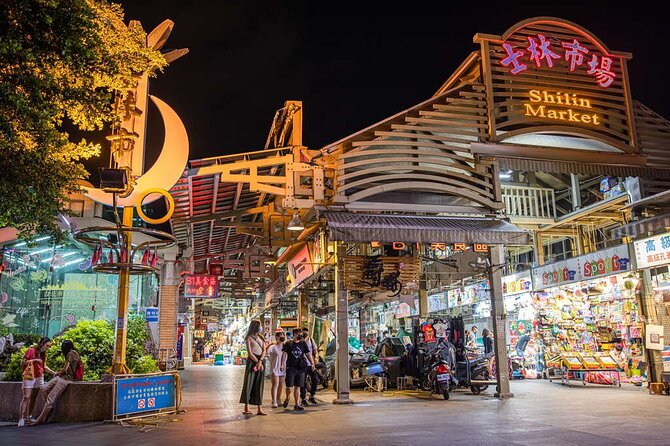 [Private Tour] Shilin Night Market Walking Tour With a Private Tour Guide (2-hr) - Eating your way through the market