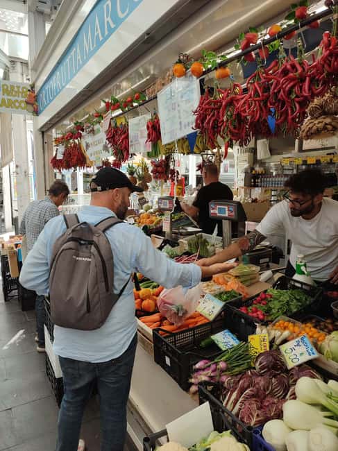 Rome: Testaccio Market Food Tour with Street Food & Wine - The market stops: street food with a Roman accent