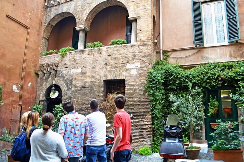 Rome: Trastevere Street Food Walking Tour with Local Expert - Pizza, wine, beer, pastries, and the final gelato