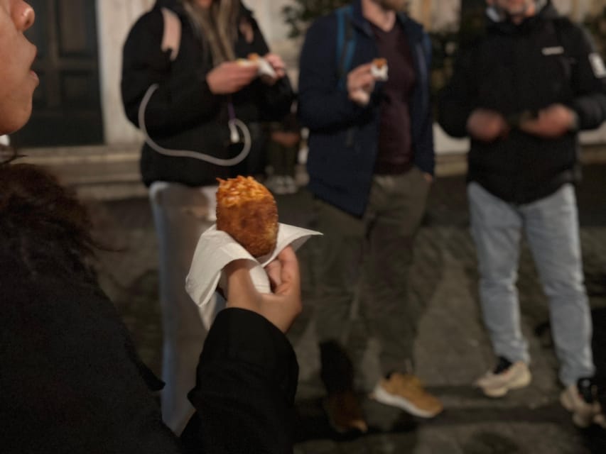 Rome: Trastevere & Tiber Island Street Food Tour at Sunset - Trastevere at sunset, with the river as your guide