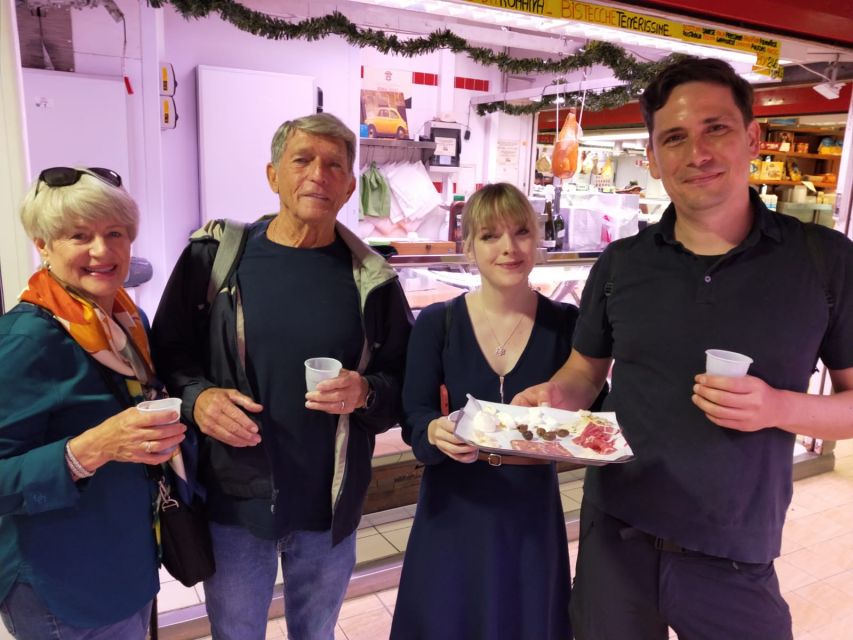 Rome: Vatican Street Food and Wine Tour with Farmers Market - Inside the Trionfale farmers market