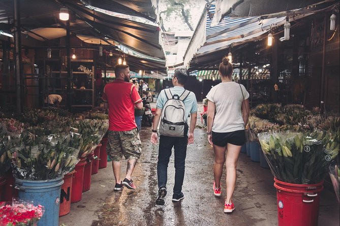 Saigon Authentic Walking Street Food Tour 12+ Tastings Included - Nguyen Thien Thuat apartment and ordinary city life