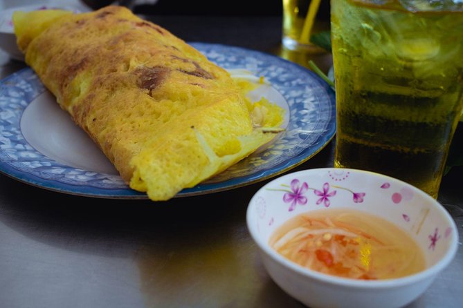 Saigon by Night: Private Street Food Walk You Can’t Miss - Meeting up in central Saigon