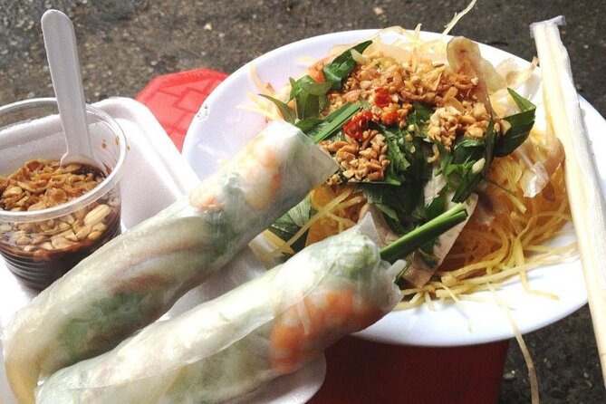 Saigon city tour & Street food - Making noodles and tasting sugarcane juice