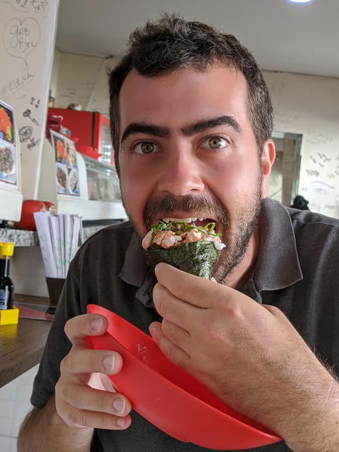 São Paulo: Liberdade Street Food Tour - Japanese pastel, onigiri, and sugarcane juice