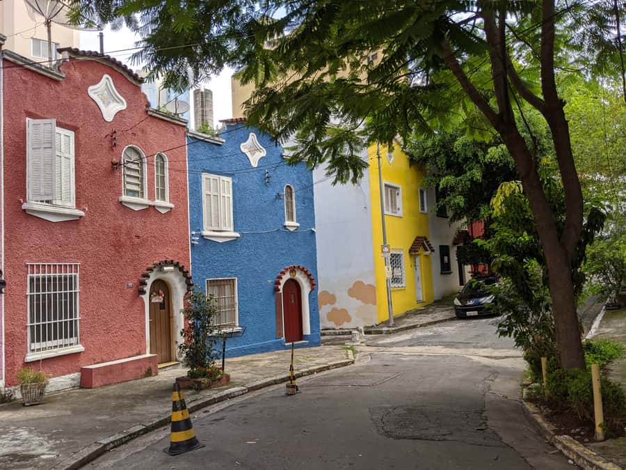 São Paulo: Liberdade Street Food Tour - Brazilian takes on takoyaki and weekday empanadas
