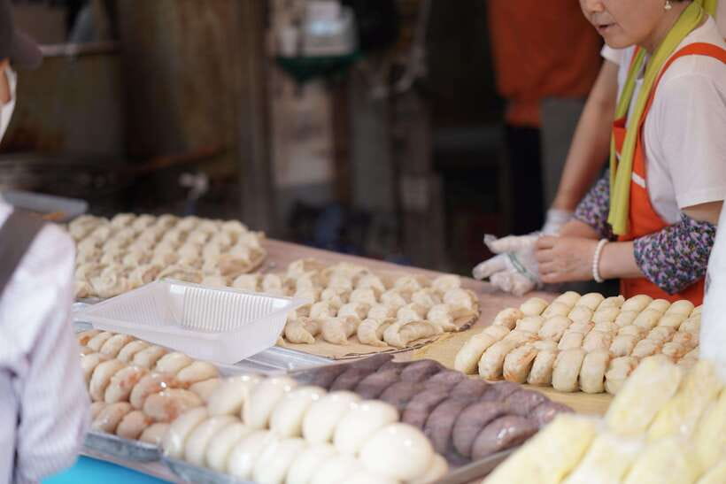 Seoul: Guided Street Food Tour at Namdaemun Market - Starting at Hoehyeon Station Exit 5