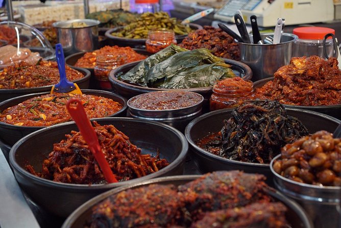 Seoul Street Food Market Tour - How Much Food Do You Actually Get?