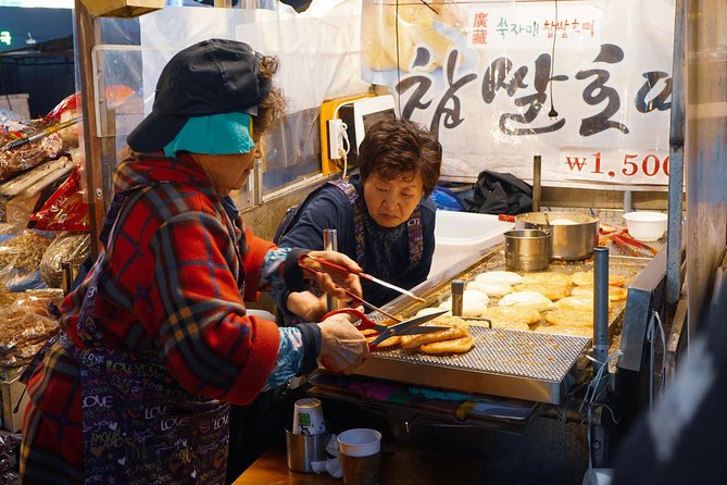 Seoul Street Food Market Tour - Group Size, Meeting Point, and Practical Comfort