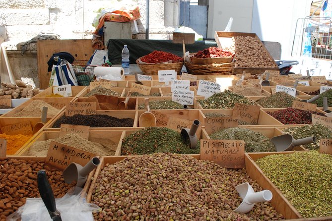 Sicilian Food tour and wine tasting in Ortigia in Syracuse - Final sweets: a welcome finish
