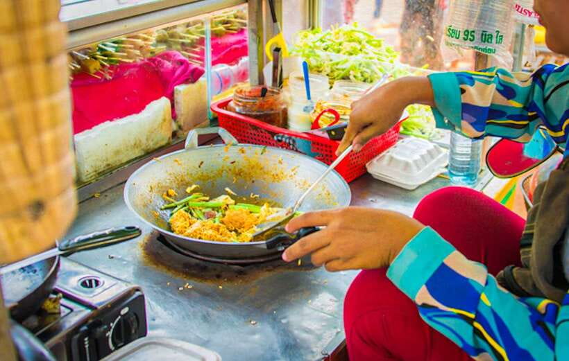 Siem Reap: Cambodia local street foods and local guide - What your guide adds to the meal