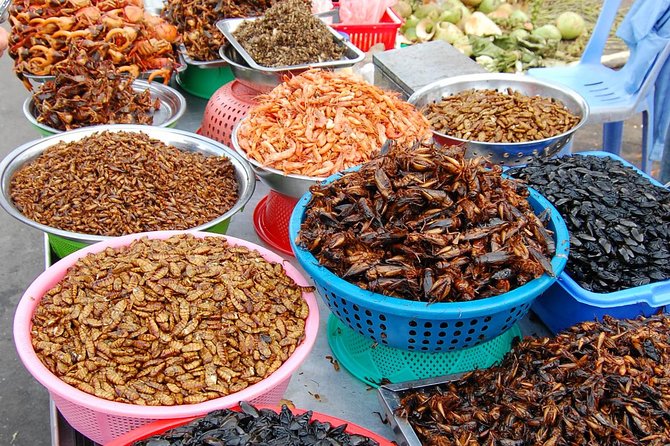 Siem Reap Evening Street foods Tours by Tuk Tuk - Stop two: one hour among evening stalls